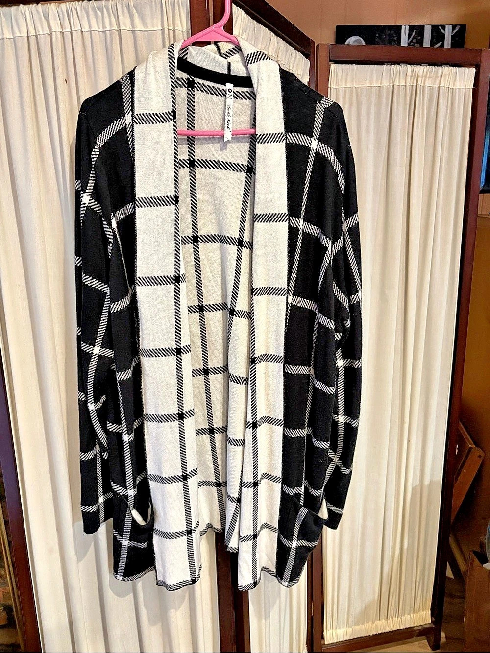 Koret Black & White Checkered Cardigan